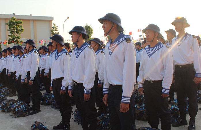 Đang là những thanh niên nhập ngũ về Lữ đoàn 957 – Quân chủng Hải quân