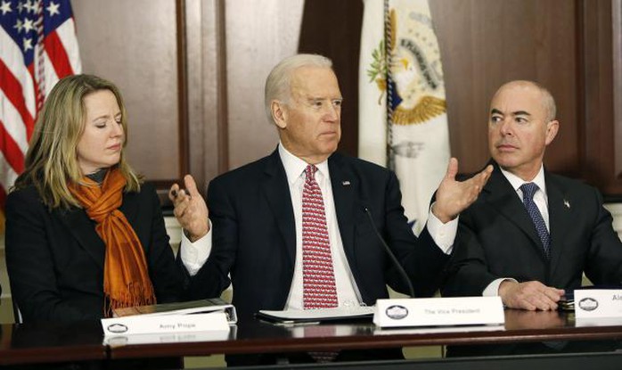 United States Vice President Joe Biden (C) delivers remarks while attending a roundtable on countering violent extremism at the White House in Washington February 17, 2015.  REUTERS-Gary Cameron