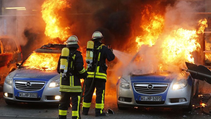 german-protesters-fire-0318.jpg