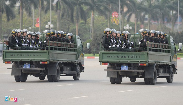 Hàng nghìn cán bộ, chiến sĩ cảnh sát cơ động làm nhiệm vụ tại IPU 132. Hàng nghìn cán bộ, chiến sĩ cảnh sát cơ động làm nhiệm vụ tại IPU 132.