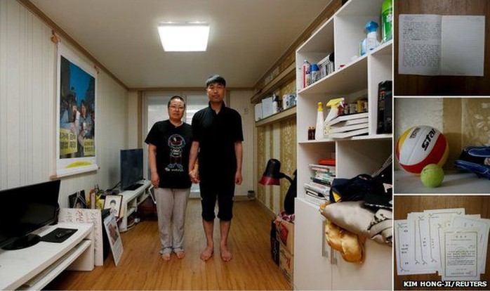 Kim Young-lae (right) and Kim Sung-sil, parents of Kim Dong-hyuk