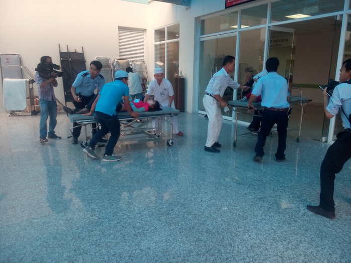 Hàng loạt công nhân phải ào ạt vào bệnh viện cấp cứu chiều 25-5