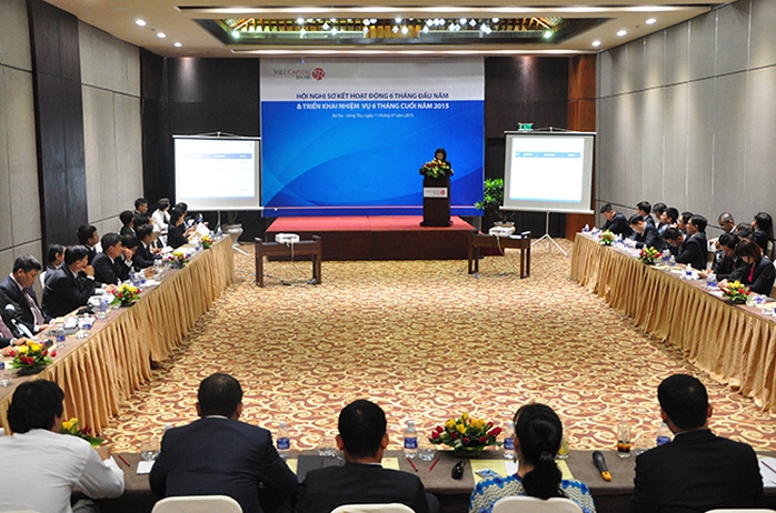 Toàn cảnh Hội nghị Sơ kết 6 tháng đầu năm 2015 của Viet Capital Bank Toàn cảnh Hội nghị Sơ kết 6 tháng đầu năm 2015 của Viet Capital Bank