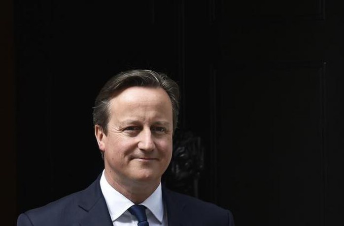 Britains Prime Minister David Cameron waits to greet his Ukrainian counterpart Arseniy Yatsenyuk at Number 10 Downing Street in London, Britain July 15, 2015. REUTERS/Toby Melville