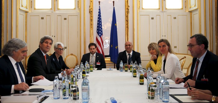 Phái đoàn Mỹ họp với Ủy viên đối ngoại Liên minh châu Âu Federica Mogherini ở Vienna hôm 28-6 

Ảnh: REUTERS