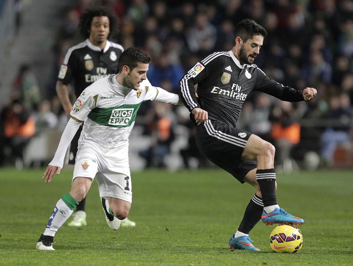 Isco (phải), người chơi hay nhất trận trong màu áo REal Madrid