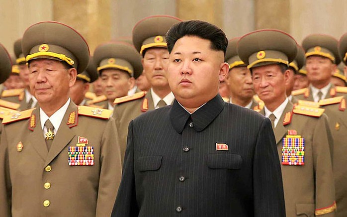 Lãnh đạo Kim Jong-un đã có chuyến thăm lăng mộ hai cố lãnh đạo Triều Tiên Kim Il-sung và Kim Jong-il ở tại Cung điện Mặt trời Kumsusan. Ảnh: Rex