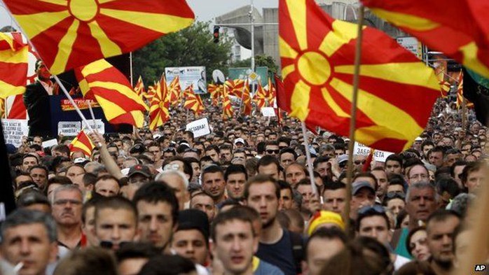 Một cuộc biểu tình của phe đối lập ở Skopje hôm 17-5. Ảnh: AP