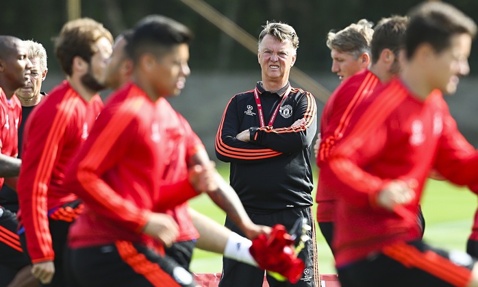 Thầy trò HLV Van Gaal tràn trề hy vọng vào vòng đấu bảng Champions League 2015-2016