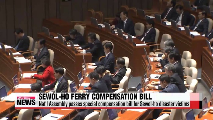 Quốc hội Hàn Quốc thông qua dự luật bồi thường cho các nạn nhân chìm phà. Ảnh: YouTube