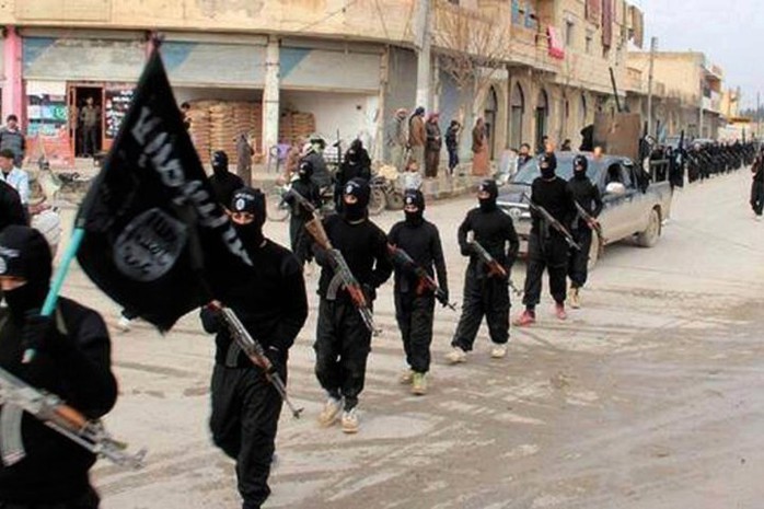 Hai trong số 3 nghi phạm muốn gia nhập IS ở Syria. Ảnh: AP