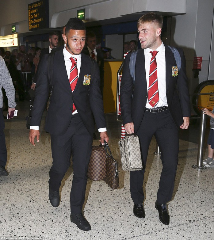 Depay và Luke Shaw