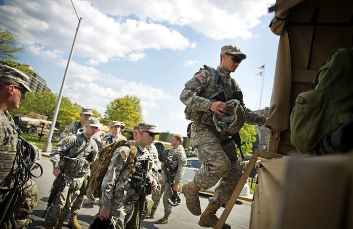 Vệ binh Quốc gia Mỹ bắt đầu rút khỏi Baltimore ngày 3-5. Ảnh: Reuters