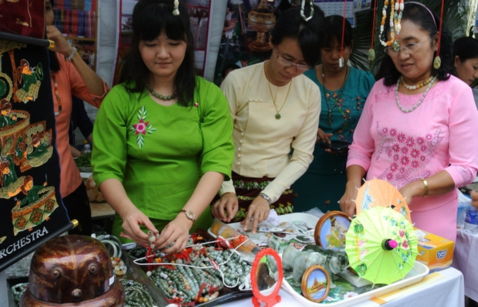 Myanmar, đất nước của chùa vàng và đá quý