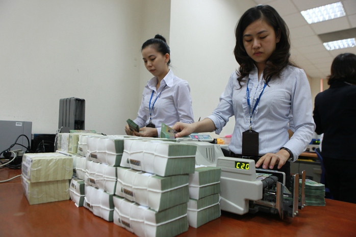 Nhân viên ngân hàng không còn trông đợi nhiều vào lương thưởng Tết Nhân viên ngân hàng không còn trông đợi nhiều vào lương thưởng Tết
