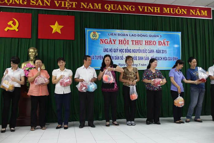 Các đơn vị tham gia đập heo tại Hội thu heo đất