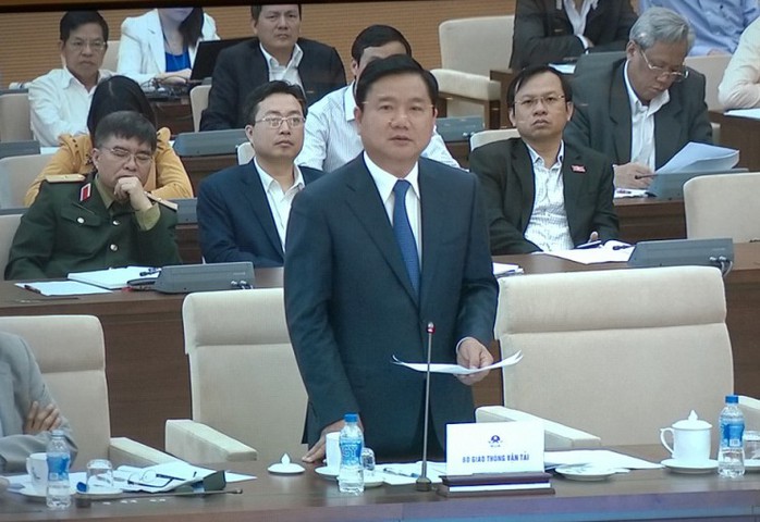 Bộ trưởng GTVT Đinh La Thăng trình bày giải trình bổ sung về báo cáo đầu tư dự án sân bay Long Thành UBTVQH sáng 26-2