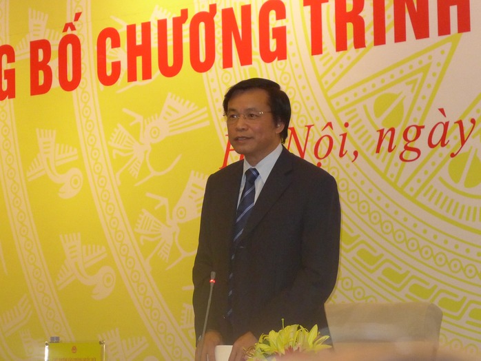 Chủ nhiệm Văn phòng Quốc hội Nguyễn Hạnh Phúc trả lời tại buổi họp báo sáng 19-5. Ảnh: Thế Dũng