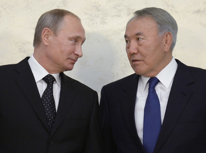 Tổng thống Nga Vladimir Putin và người đồng cấp Kazakhstan Nursultan Nazarbayev. Ảnh: RT