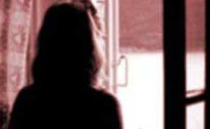 Cô gái trẻ bị giam cầm tra tấn trong suốt hơn 1 tháng. Ảnh: NDTV