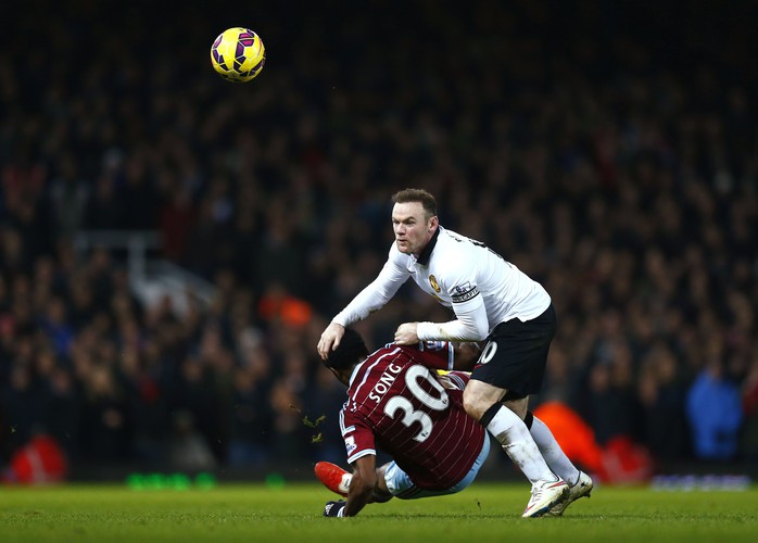 Rooney bị xếp chơi lùi khá sâu trong trận hòa West Ham