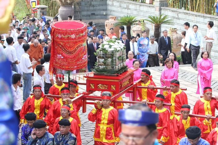 Kiệu bánh chưng, bánh dày