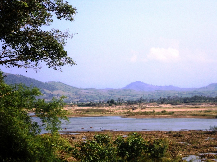 Đoạn sông Ba chảy qua thị trấn Củng Sơn, huyện Sơn Hòa (Phú Yên) nơi 2 em học sinh chết đuối