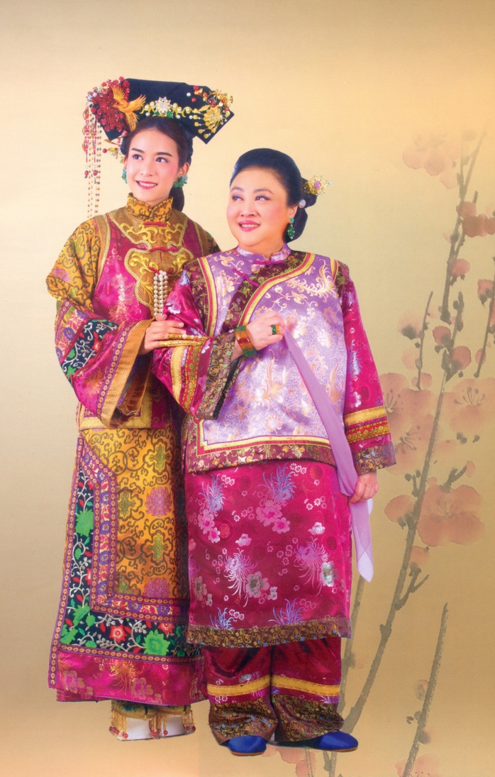Công nương Soamasawali và nữ nghệ sĩ Kunpach trong vai mẹ con Từ Hy Thái Hậu