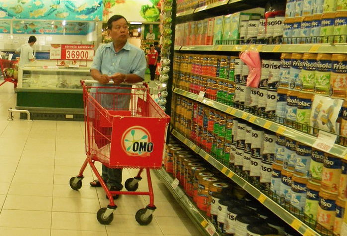 Quầy sữa trẻ em tại siêu thị LotteMart Quầy sữa trẻ em tại siêu thị LotteMart