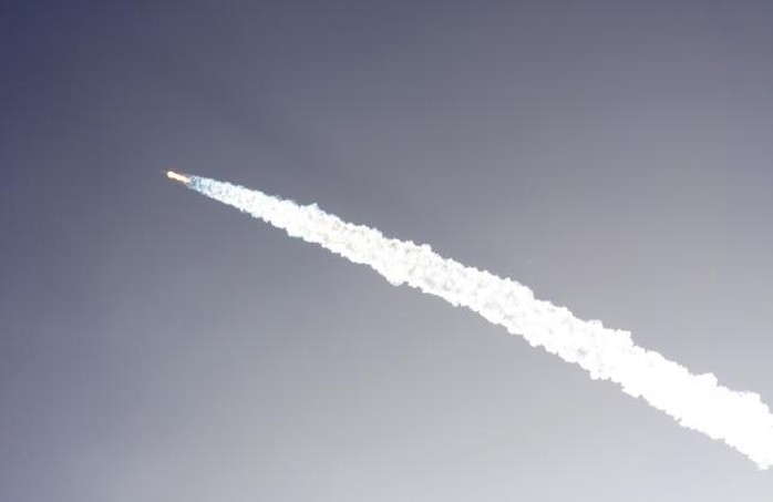 Tên lửa SpaceX Falcon 9 được phóng chưa đầy 3 phút...Ảnh: AP