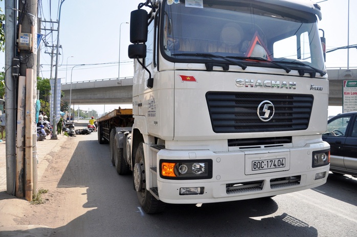 Chiếc xe containner