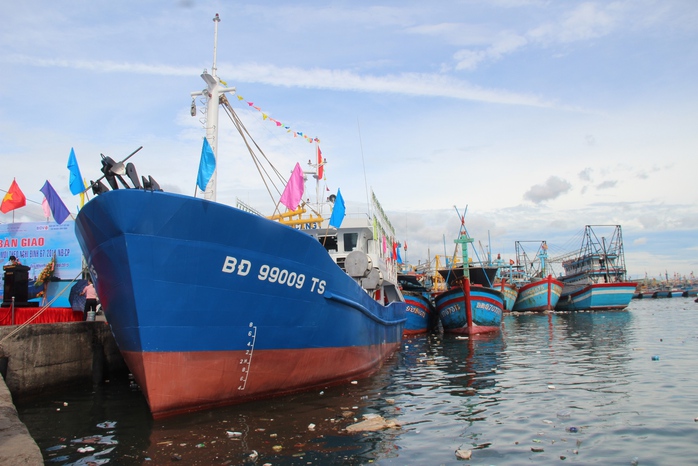 Tàu cá vỏ thép đầu tiên của ngư dân Bình Định sắp vươn khơi