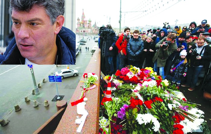 Người dân đặt hoa và cầu nguyện cho Boris Nemtsov gần nơi ông (ảnh nhỏ) bị sát hại
Ảnh: REUTERS - RIA NOVOSTI