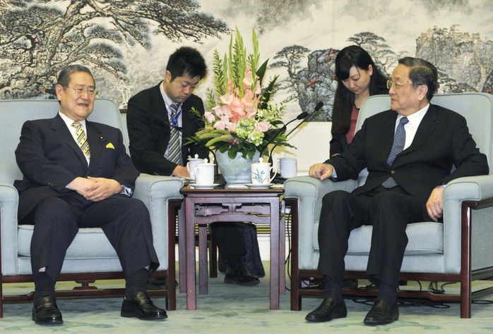 Chủ tịch Chính hiệp Trung Quốc Du Chính Thanh tiếp chính trị gia đảng Dân chủ Tự do (LDP) Takeshi Noda ngày 29-6
Ảnh: KYODO
