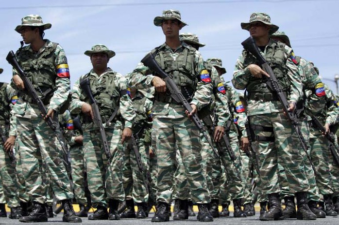Binh sĩ Venezuela tham gia tập trận hôm 14-3
Ảnh: Reuters