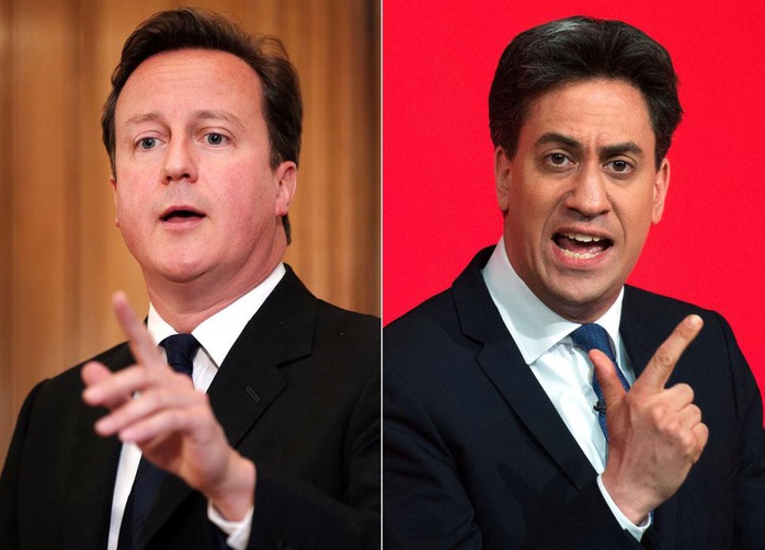 Thủ tướng Anh David Cameron (trái) và đối thủ Ed Miliband  Ảnh: NEW YORK DAILY NEWS