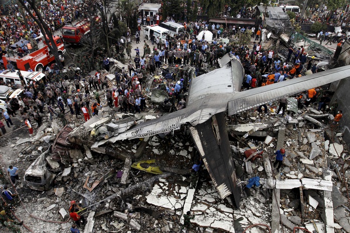 Hiện trường vụ rơi máy bayẢnh: Reuters