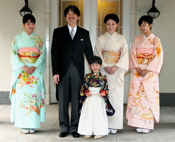 Gia đình Hoàng tử Akishino 
Ảnh: THE JAPAN TIMES