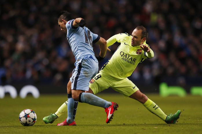 Aguero (trái) và các chân sút Man City cần chắt chiu cơ hội nếu muốn lật đổ Barca tại sân Nou Camp  Ảnh: REUTERS