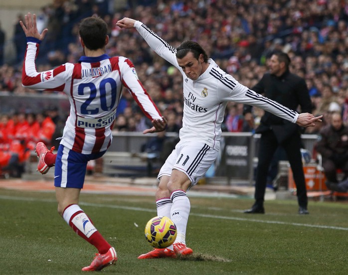 Ở lần gặp nhau gần nhất, Real của Bale (phải) thua trắng 0-4 trên sân Vicente Calderon của Atletico
Ảnh: REUTERS