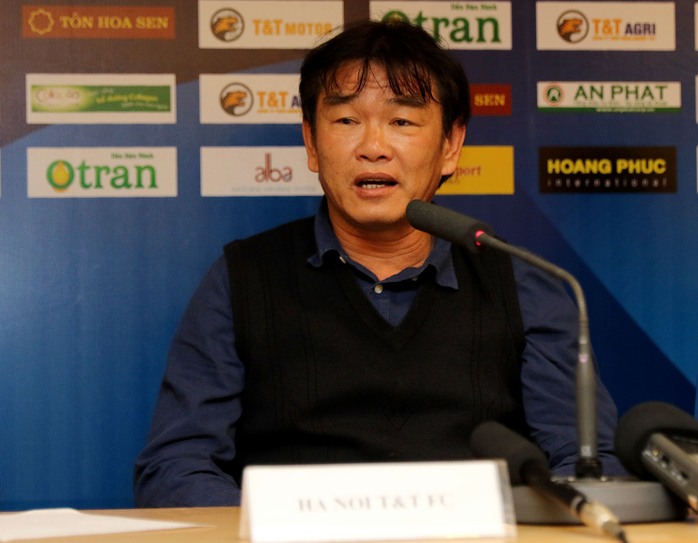 HLV Phan Thanh Hùng không muốn rời Hà Nội T&T trong lúc đội khó khănẢnh: Hải Anh