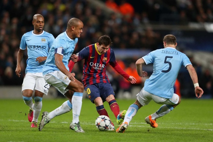 Hàng thủ Man City tự tin sẽ phong tỏa được Messi (thứ hai từ phải sang)Ảnh: REUTERS