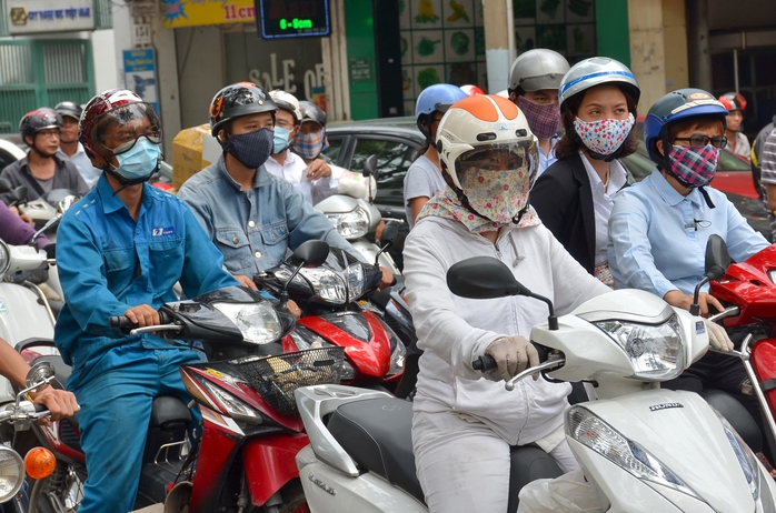 Bộ trưởng, Chủ nhiệm Văn phòng Chính phủ Nguyễn Văn Nên cho rằng một số đại phương đã thu phí sử dụng đường bộ đối với xe máy nhưng hiệu quả thấpẢnh: TẤN THẠNH