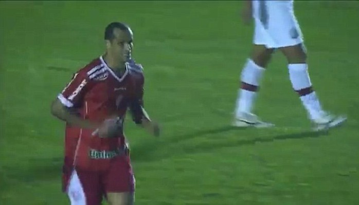 Rivaldo trong màu áo Mogi Mirim ở tuổi 43
