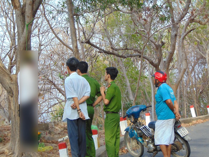 Công an khám nghiệm hiện trường, điều tra về cái chết của ông Nguyễn Văn Bảy