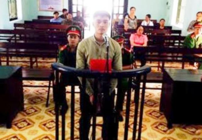 Trần Đức Thuận lãnh 4 năm tù giam vì vô cớ chém công an