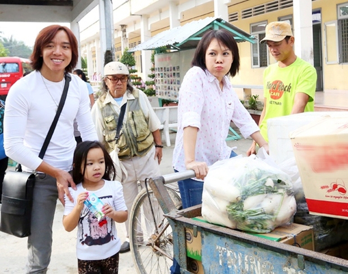 Nhạc sĩ Hoài Phương, Việt Hương và con gái