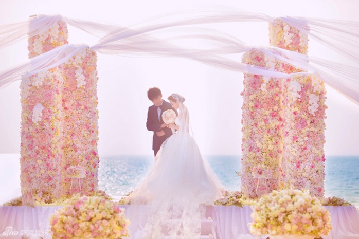 Khung cảnh lãng mạn trong lễ cưới Khung cảnh lãng mạn trong lễ cưới