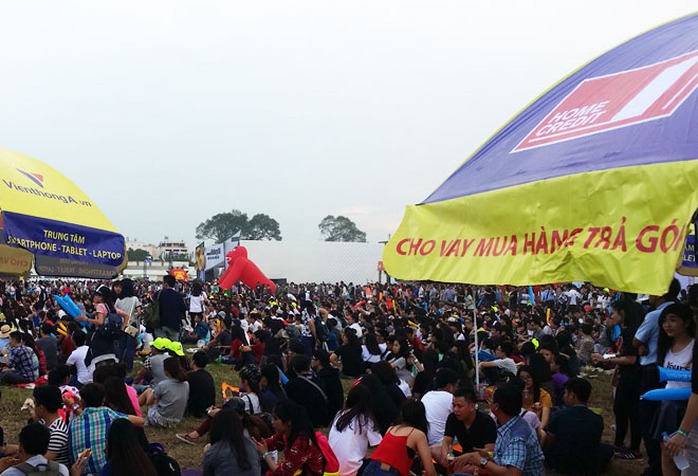 Rất đông bạn trẻ tham dự sự kiện Yan Beatfest 2015