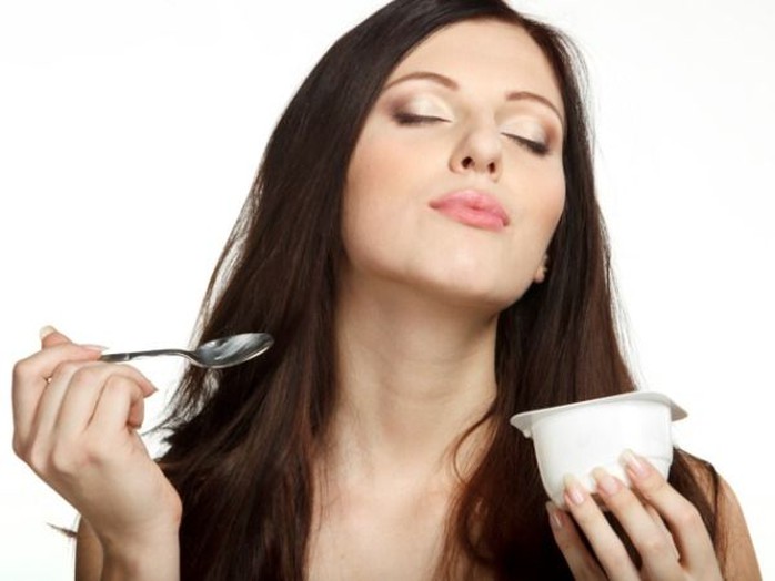 Ăn sữa chua giúp phụ nữ tránh viêm nhiễm vùng kín